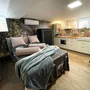 Pod Room, Free Parking Apartman